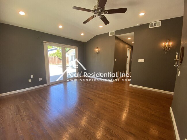 Building Photo - Wonderful  Fair Oaks 3bd/2.5ba Home with R...