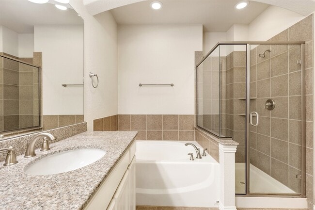 Building Photo - 201 Brick Row