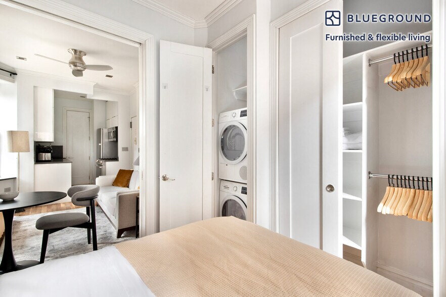 Building Photo - 52 Barrow St