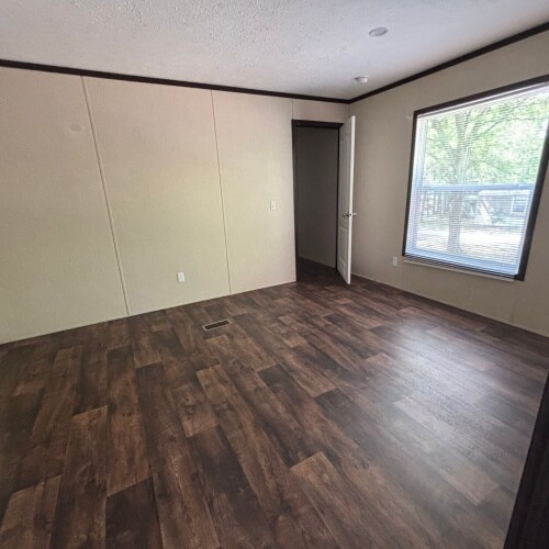 Building Photo - 102 Falcon Dr