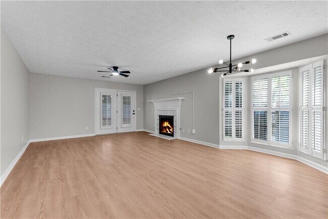 Building Photo - 5097 Village Green Way