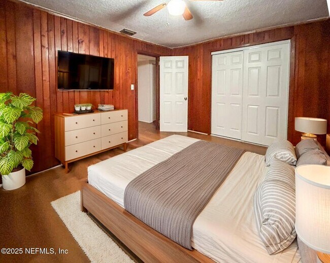 Building Photo - 3220 Myra St