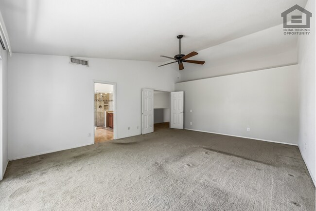 Building Photo - 5Bed/3Bath House at 67th Ave/Deer Valley Rd! Ready for Immediate Move-In! -- GOLF COURSE VIEWS! R...