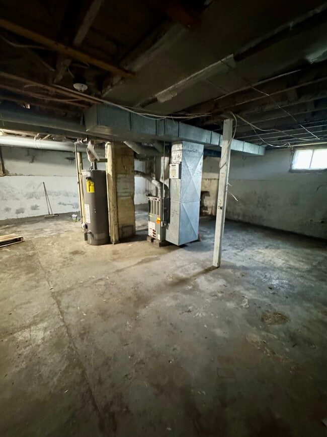 Building Photo - 902 44th St