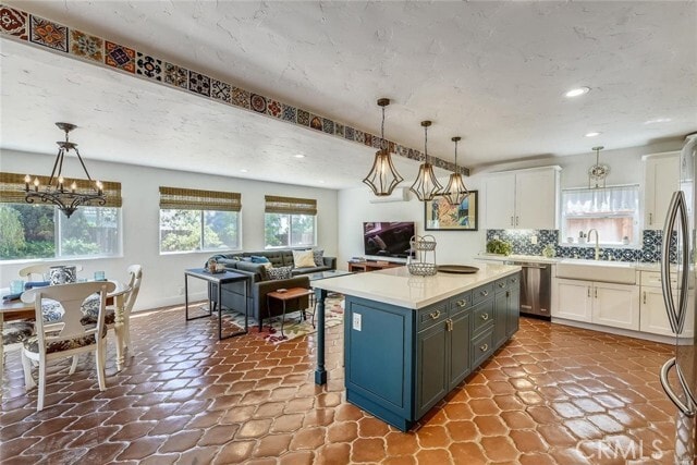 Building Photo - 9 El Camino Real