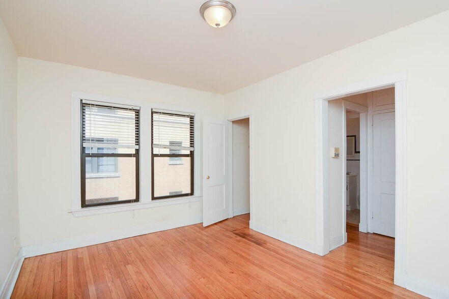 Building Photo - 2647 N Spaulding Ave