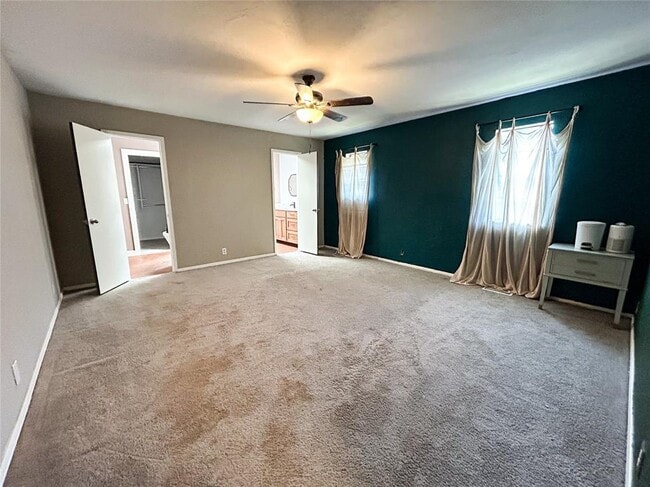 Building Photo - 13228 Green Valley Dr