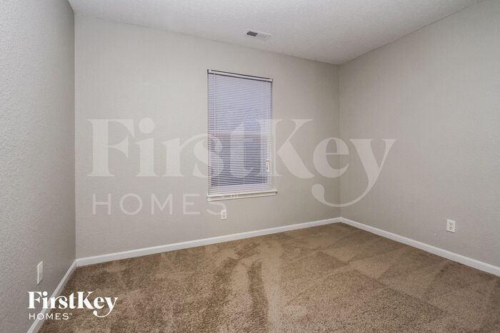 Building Photo - 4041 Magnolia Dr