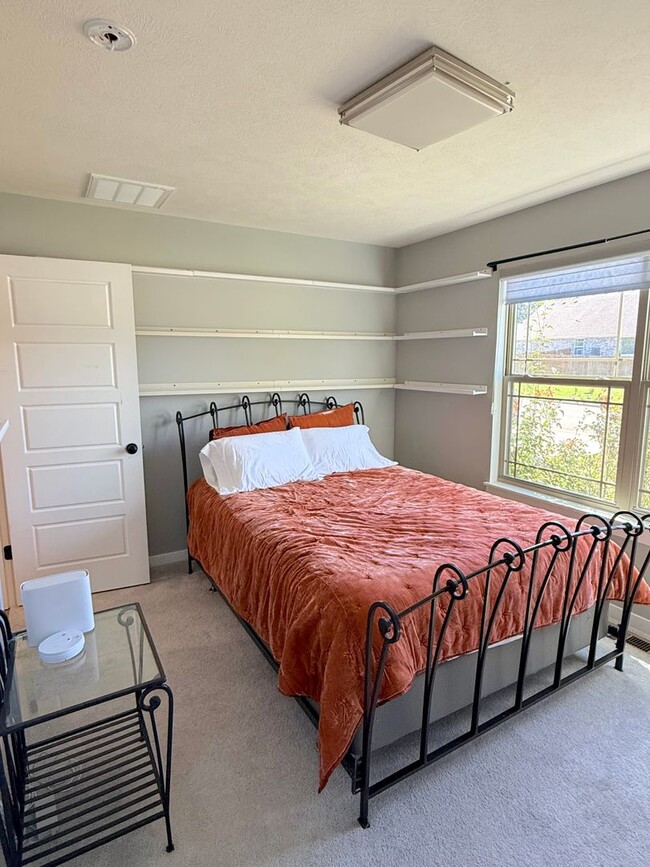 Building Photo - Fully Furnished 3 Bed / 2 Bath Home in Nixa