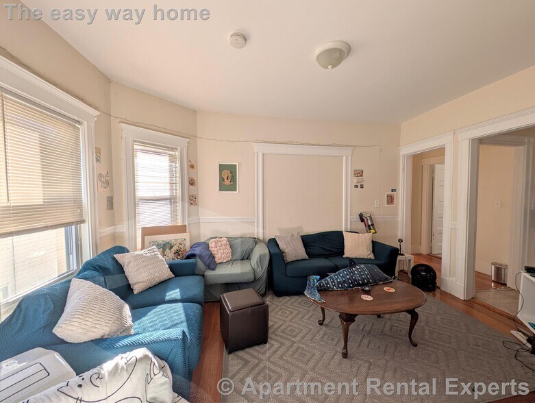 Building Photo - 300 Boston Ave