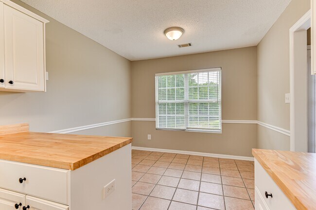 Building Photo - 4416 Hatteras Dr