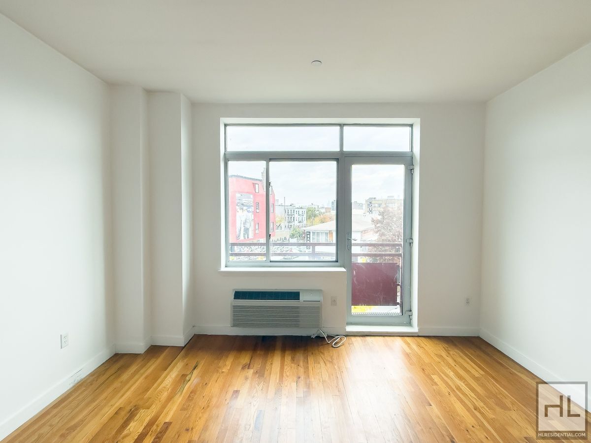Building Photo - NO FEE / Spacious Sunlit Bushwick Studio /...