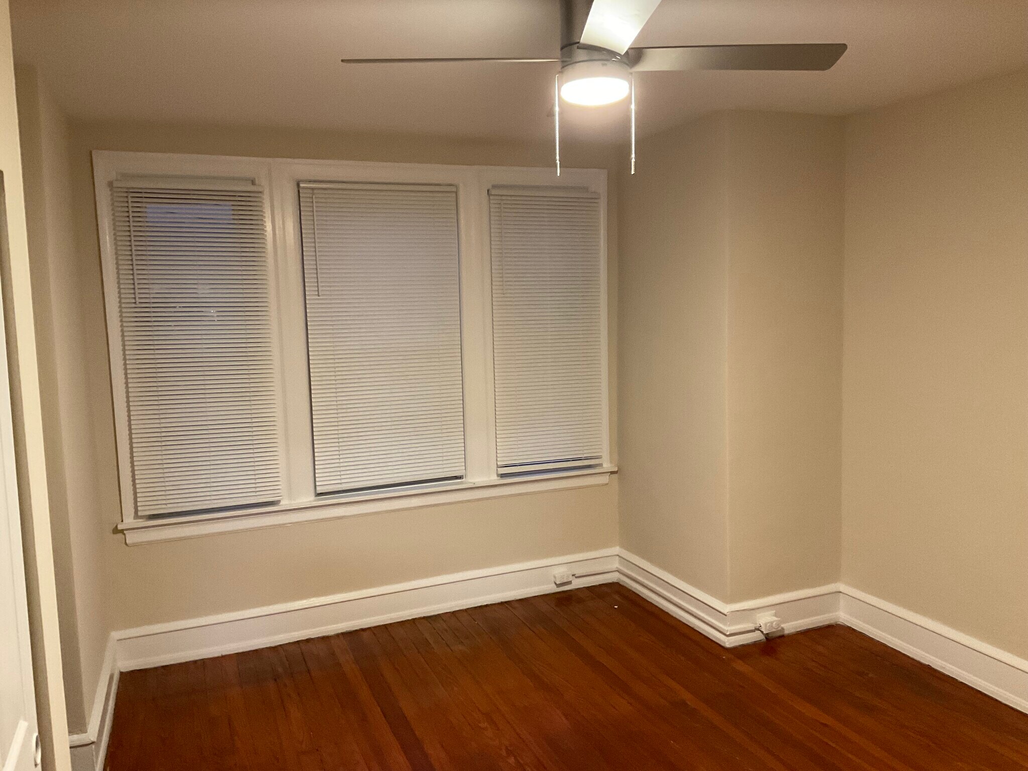 Building Photo - 1542 S 55th St