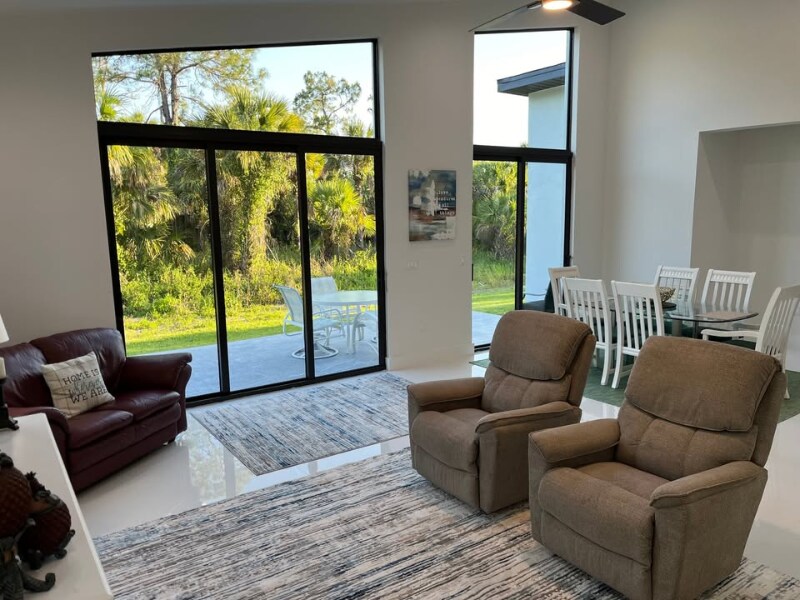 Building Photo - 4320 30th Ave SE