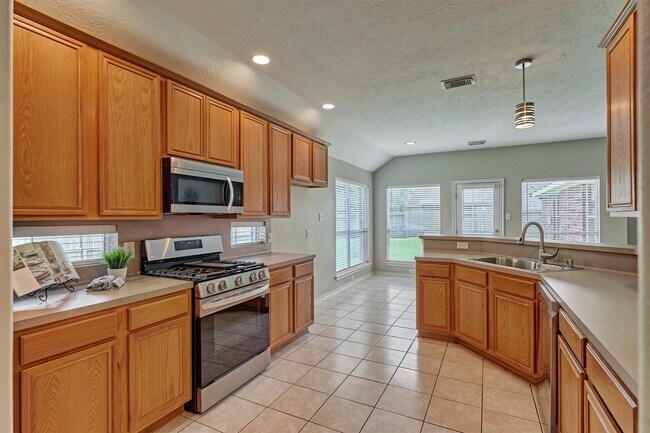 Building Photo - 6403 Sagewalk Ct