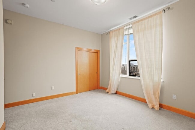 Building Photo - 1111 N Marshall St