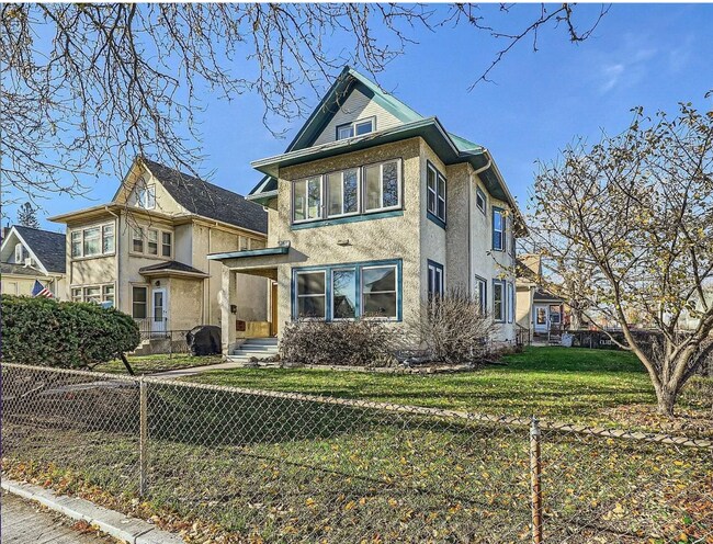 Primary Photo - 3500 20th Ave S