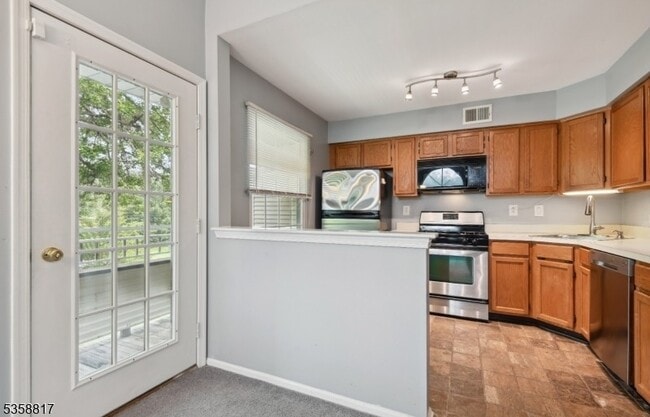 Building Photo - 1110 Pinhorn Dr