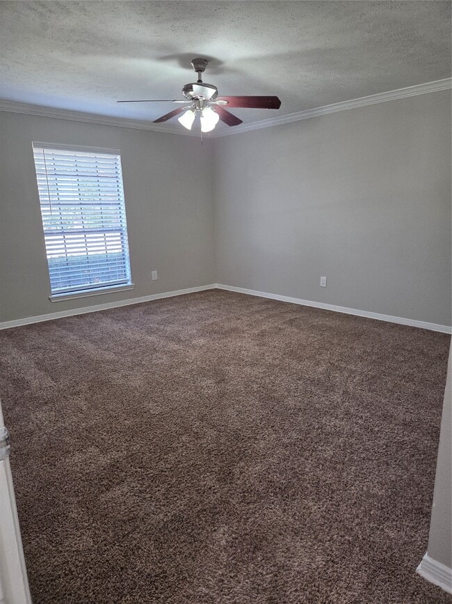 Building Photo - 14743 Charlmont Dr