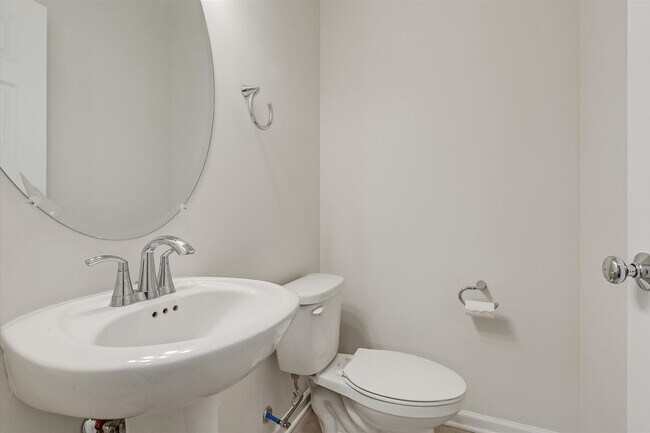 Building Photo - 27 Gala Ct