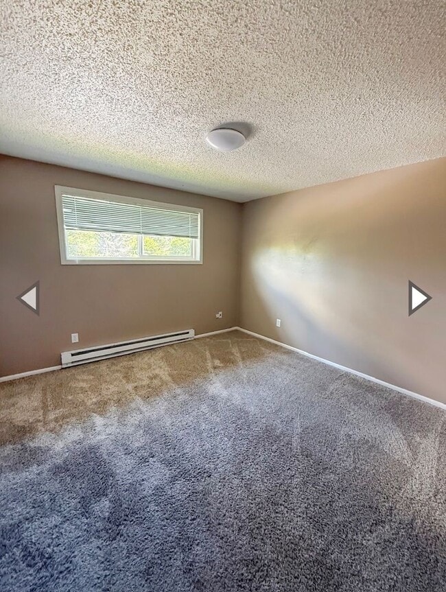 Building Photo - Comfortable 2 Bed / 1 Bath Just Steps from EWU