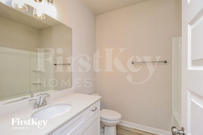 Building Photo - 310 Ridgeview Cir