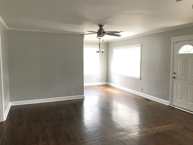 Building Photo - 3-Bedroom 2-Bath Home in Prime West Nashvi...