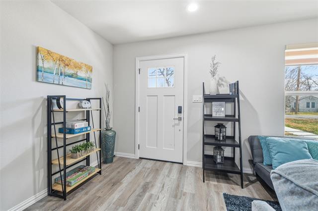 Building Photo - 933 River Rd