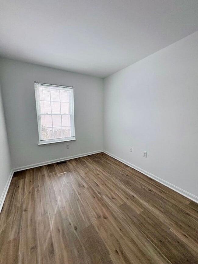 Building Photo - 18250 Paladin Dr