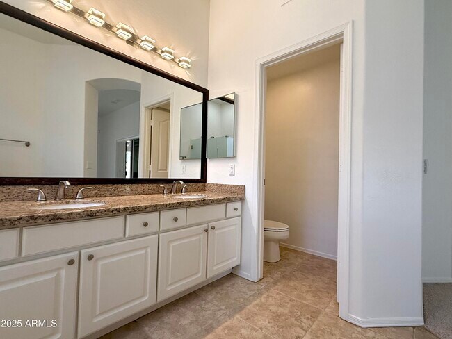 Building Photo - 4208 E Hamblin Dr