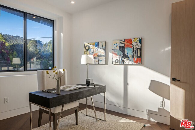 Building Photo - 3616 Cadman Dr