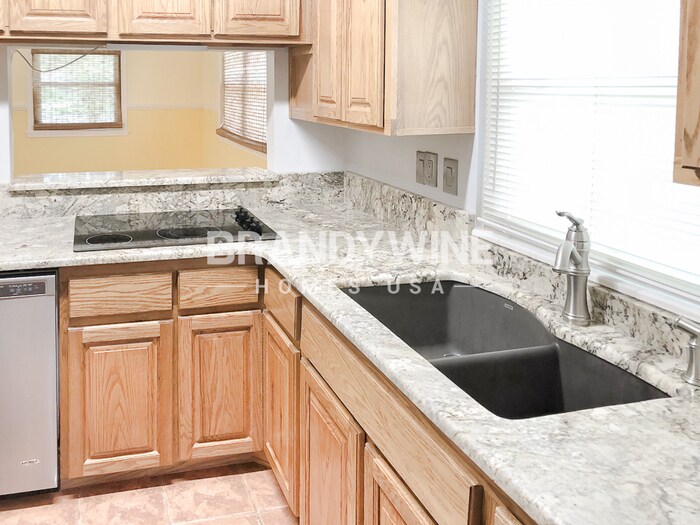 Building Photo - 7671 Vale Dr