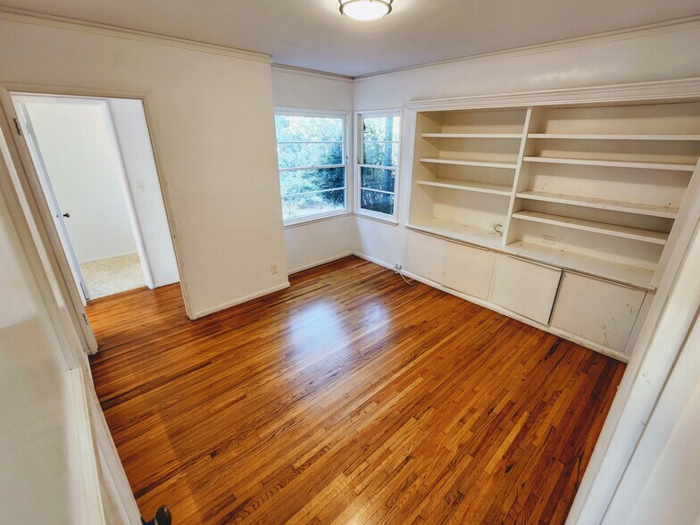 Building Photo - 12914 Rose Ave