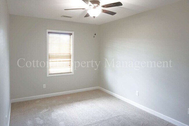 Building Photo - 2018 Willow Stone Ct