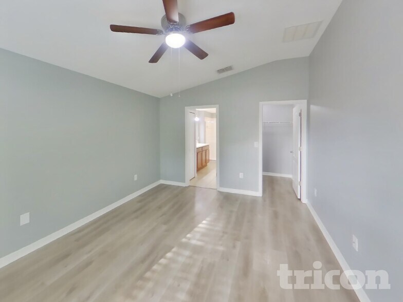 Building Photo - 364 Winthrop Dr