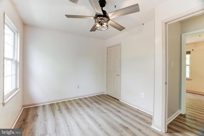 Building Photo - 13868 Racine Ct