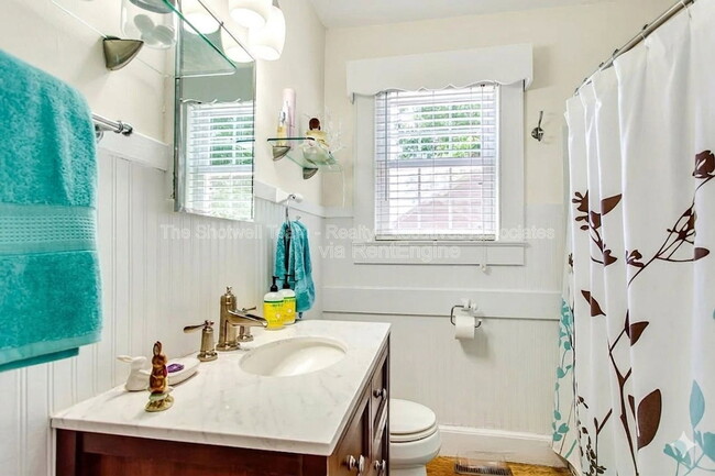 Building Photo - 438 McNabb Ave