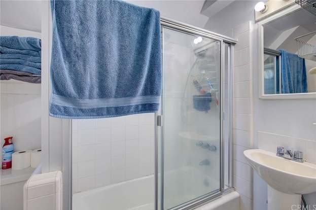 Building Photo - 223 24th St