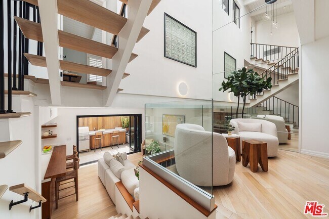 Primary Photo - 831 14th St