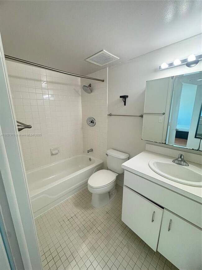 Building Photo - 5705 SW 72nd Ave