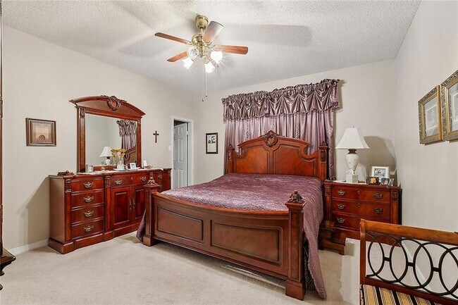 Building Photo - 3126 Meadow Lake Dr E