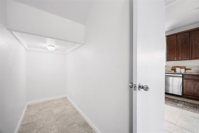 Building Photo - 366 Eagle Brook Ln
