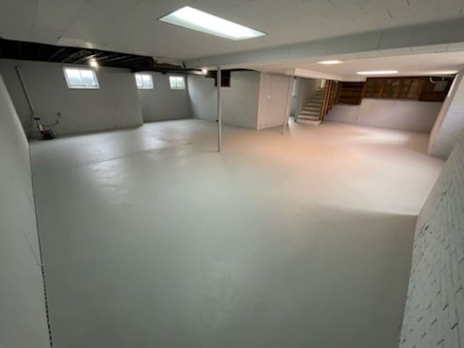 Building Photo - Coming soon! Charming 3-Bedroom, 1.5-Bathr...