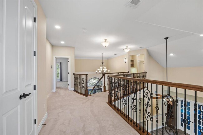 Building Photo - 2624 University Club Dr
