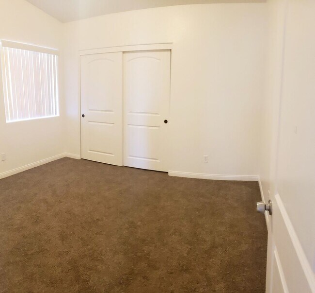 Building Photo - COMING SOON 4 bed 2 bath home in Upper Friendly Hills Area