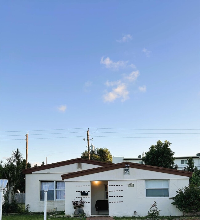 Building Photo - 1960 NE 173rd St