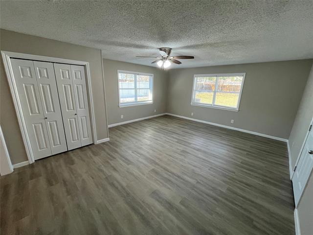 Building Photo - 3009 Clover Dr