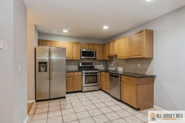 Building Photo - 17 Lackland Ave