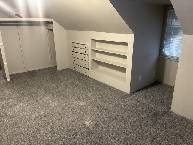 Building Photo - 1909 Williams Blvd SW