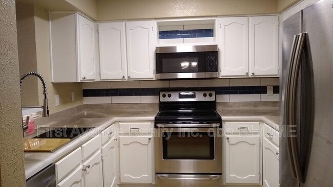 Building Photo - 3022 Forest Ln